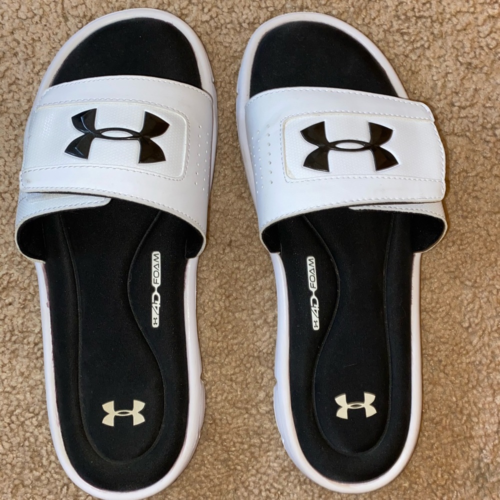 Under Armour women’s Velcro slides size 9